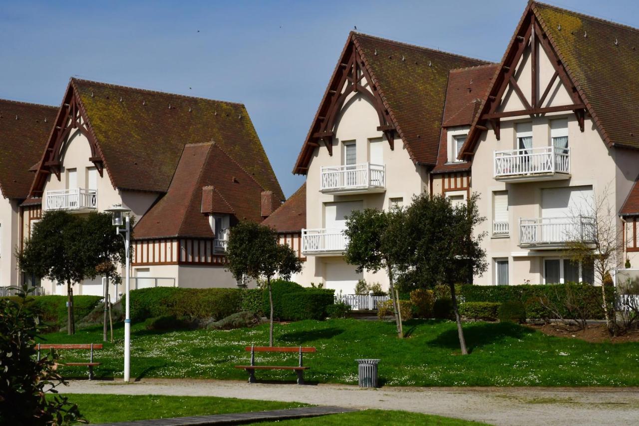 Appartement Spacieux Avec Balcon - A 50M De La Plage Courseulles-sur-Mer Zewnętrze zdjęcie